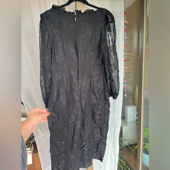 Vixen by Micheline Pitt Decadence Wiggle Dress in Black Lace - Picture 5 of 6